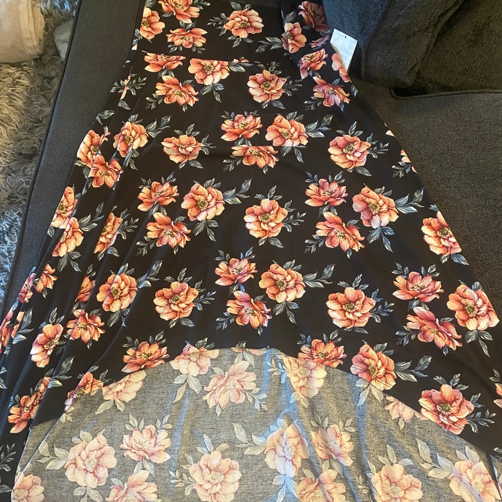 Lularoe Olivia Bundle! Bundle includes 4 Olivia’s.